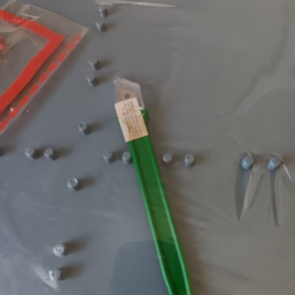 Darice Plastic Canvas Cutting Workshop 14" x 11" + 10 Sheets Clear Plastic Canva - Picture 5 of 11